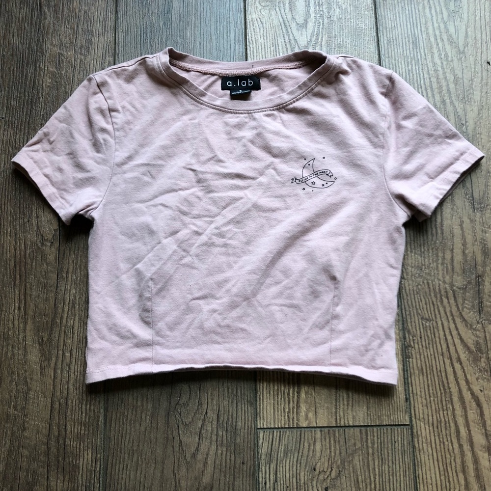 Light pink alien lab cropped T-shirt